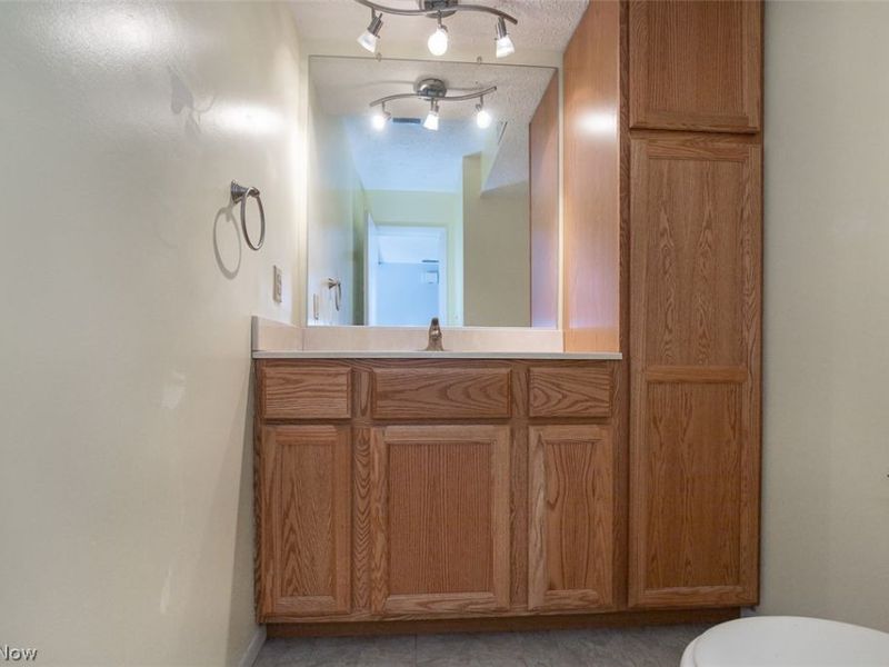 700 Tinkers Lane, Sagamore Hills, OH 44067 Photo 7
