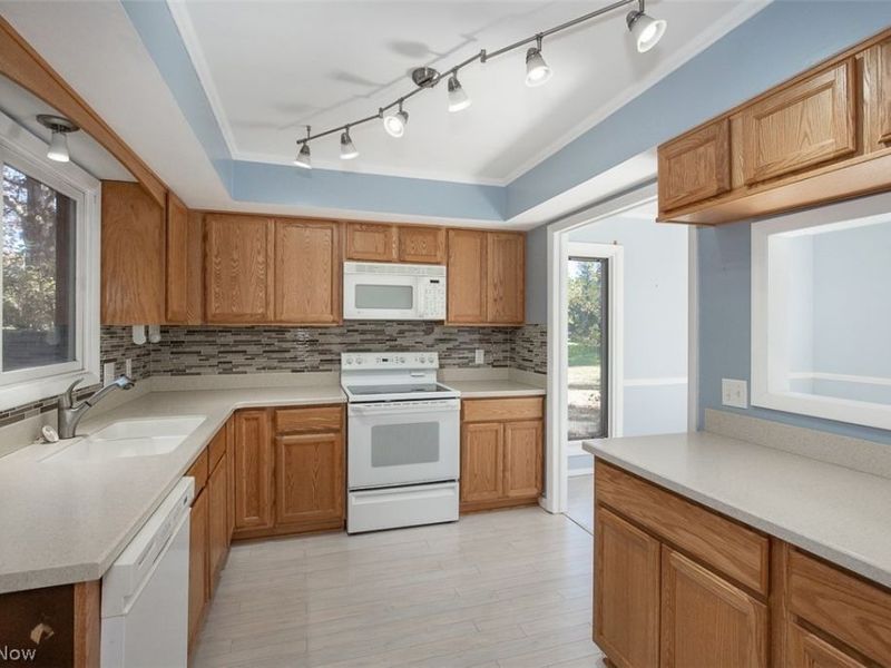 700 Tinkers Lane, Sagamore Hills, OH 44067 Photo 8