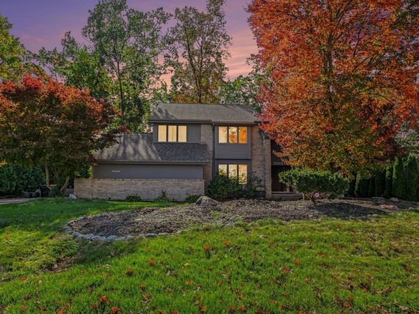 30449 Huntsman Drive W, Farmington Hills, MI 48331