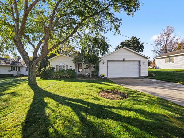 210 W Lake Street, Hart, MI 49420