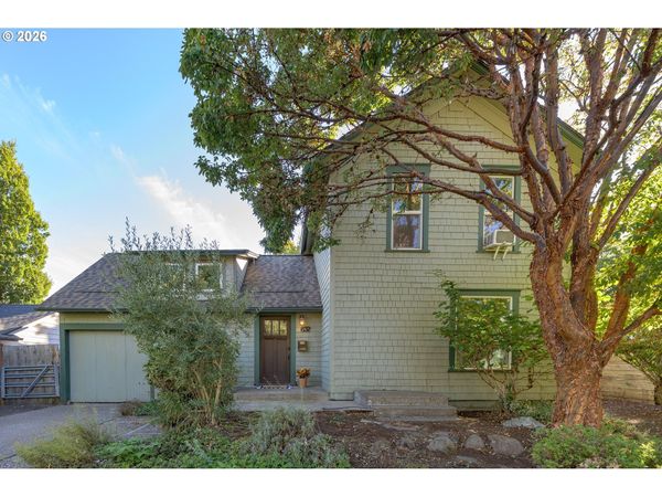 632 NE 11TH ST, McMinnville, OR 97128