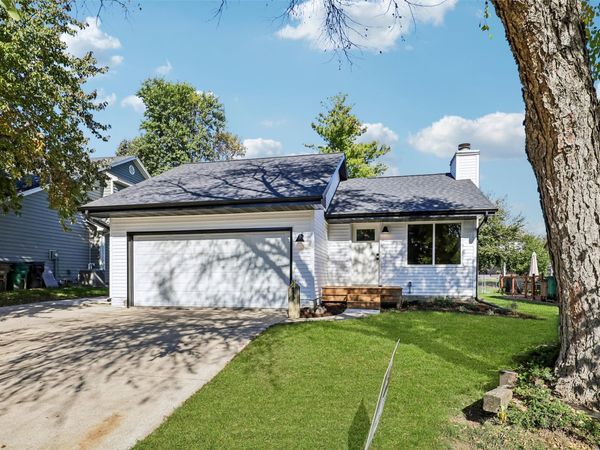 2433 Maple Street, West Des Moines, IA 50265