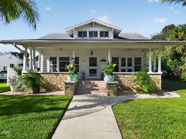 933 N Oleander Avenue, Daytona Beach, FL 32118