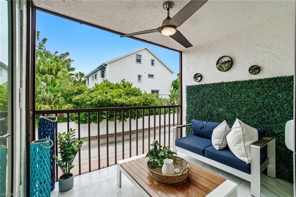 995 9th Ave S, Unit 4, Naples, FL 34102 Photo