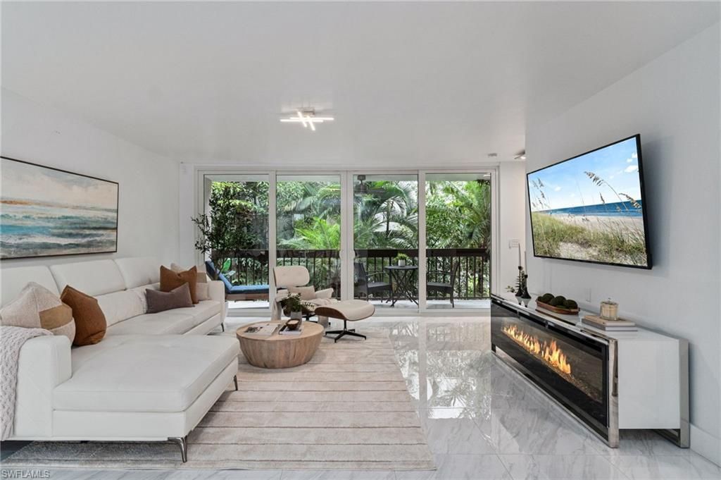 995 9th Ave S, Unit 4, Naples, FL 34102 Photo