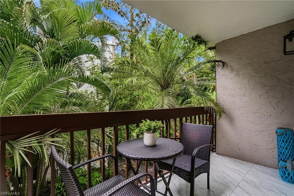 995 9th Ave S, Unit 4, Naples, FL 34102 Photo