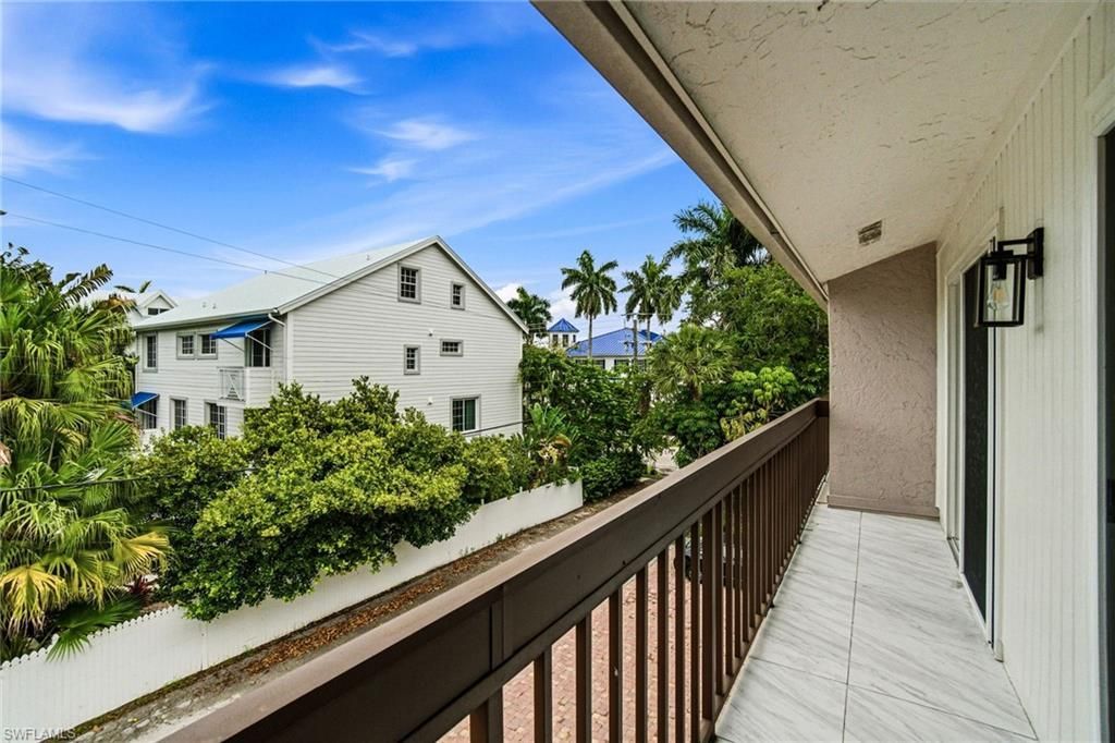 995 9th Ave S, Unit 4, Naples, FL 34102 Photo