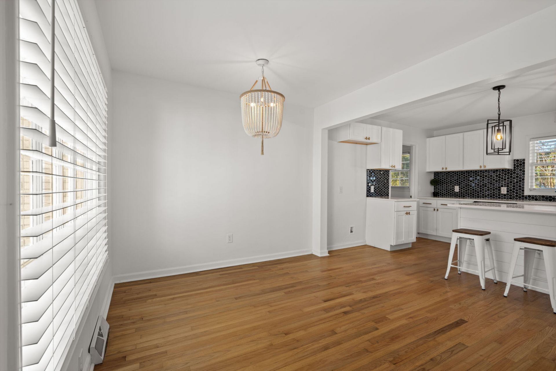 2 Ravenna Avenue Photo 13