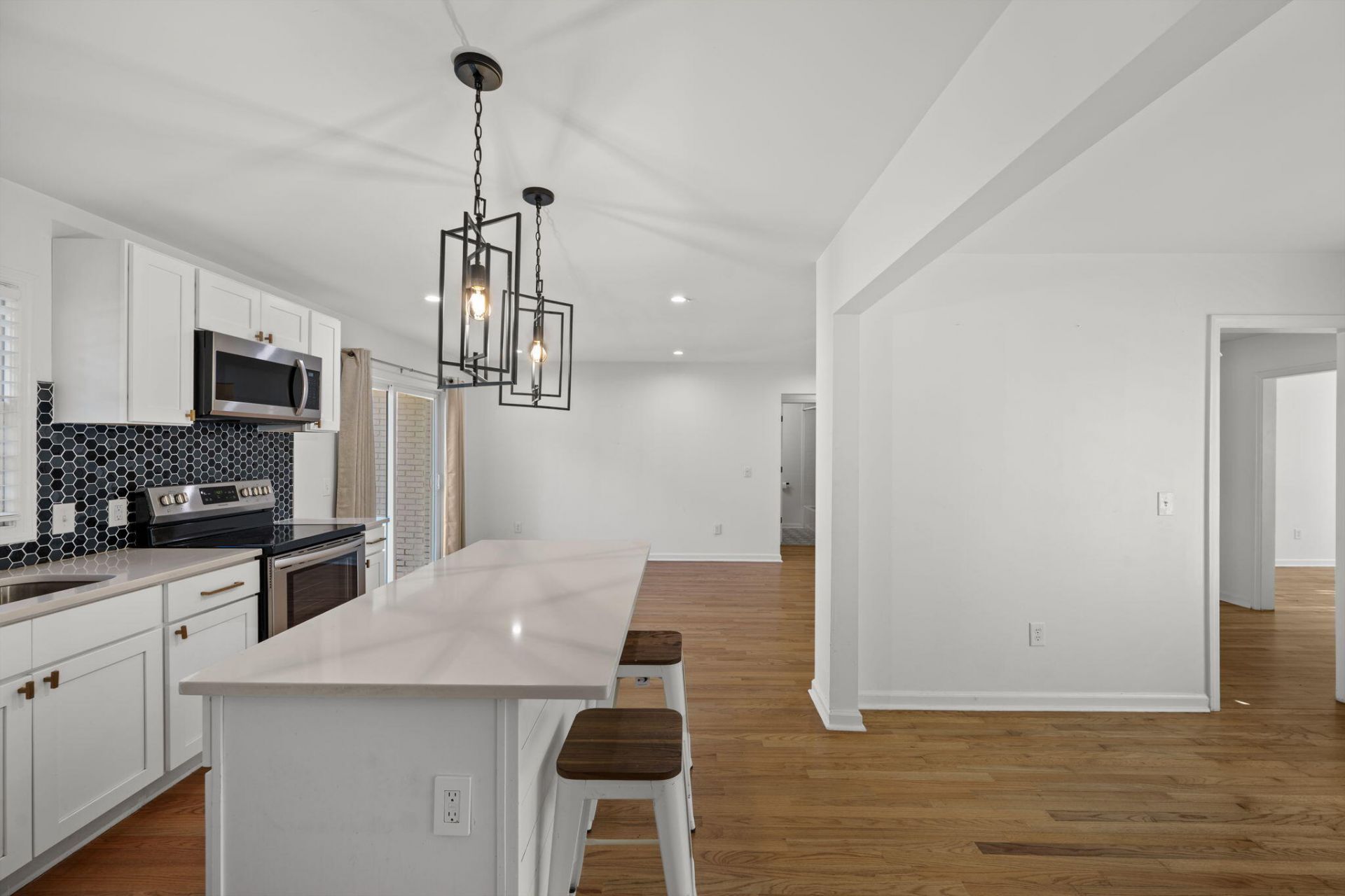 2 Ravenna Avenue Photo 17