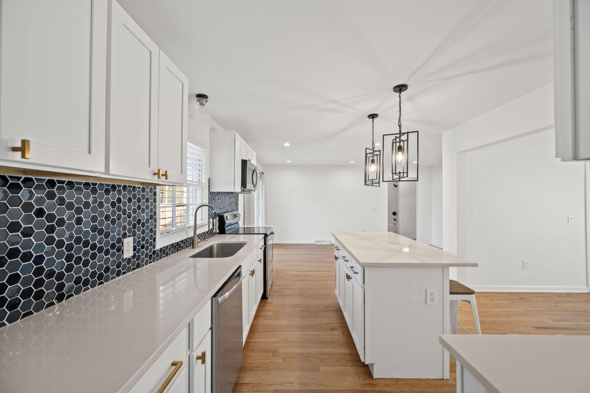 2 Ravenna Avenue Photo 24