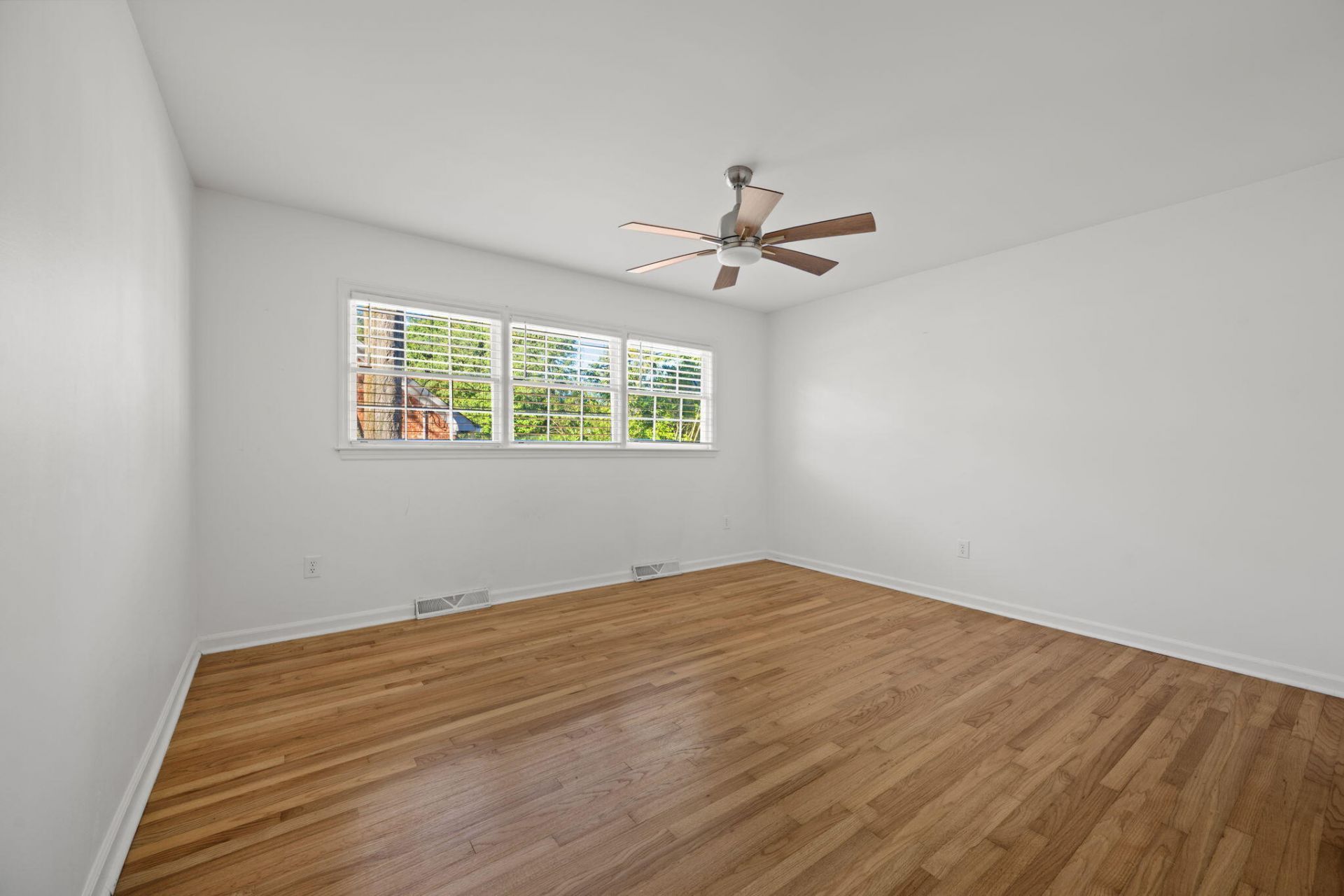 2 Ravenna Avenue Photo 29