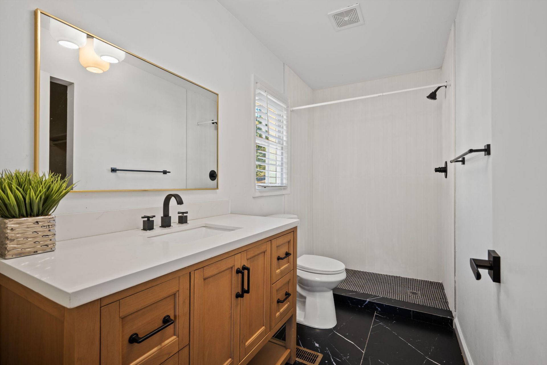 2 Ravenna Avenue Photo 34