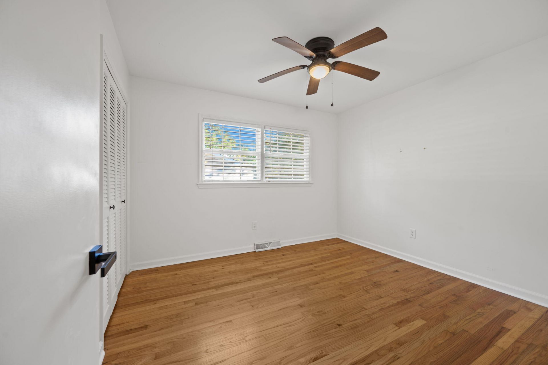 2 Ravenna Avenue Photo 36
