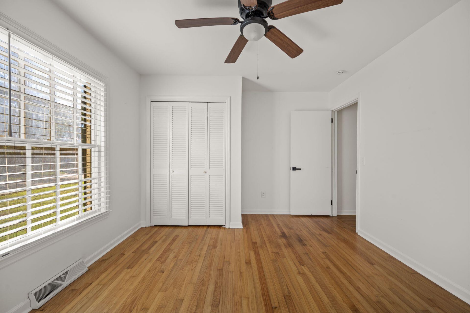 2 Ravenna Avenue Photo 39