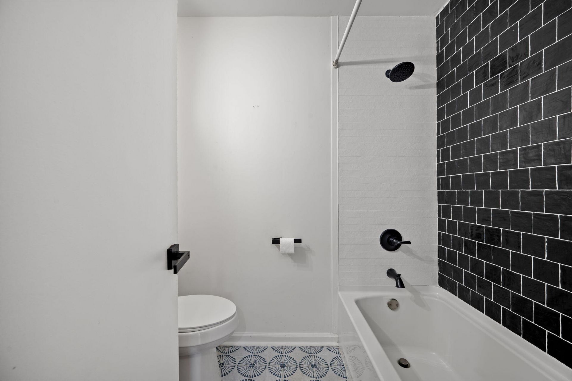 2 Ravenna Avenue Photo 41