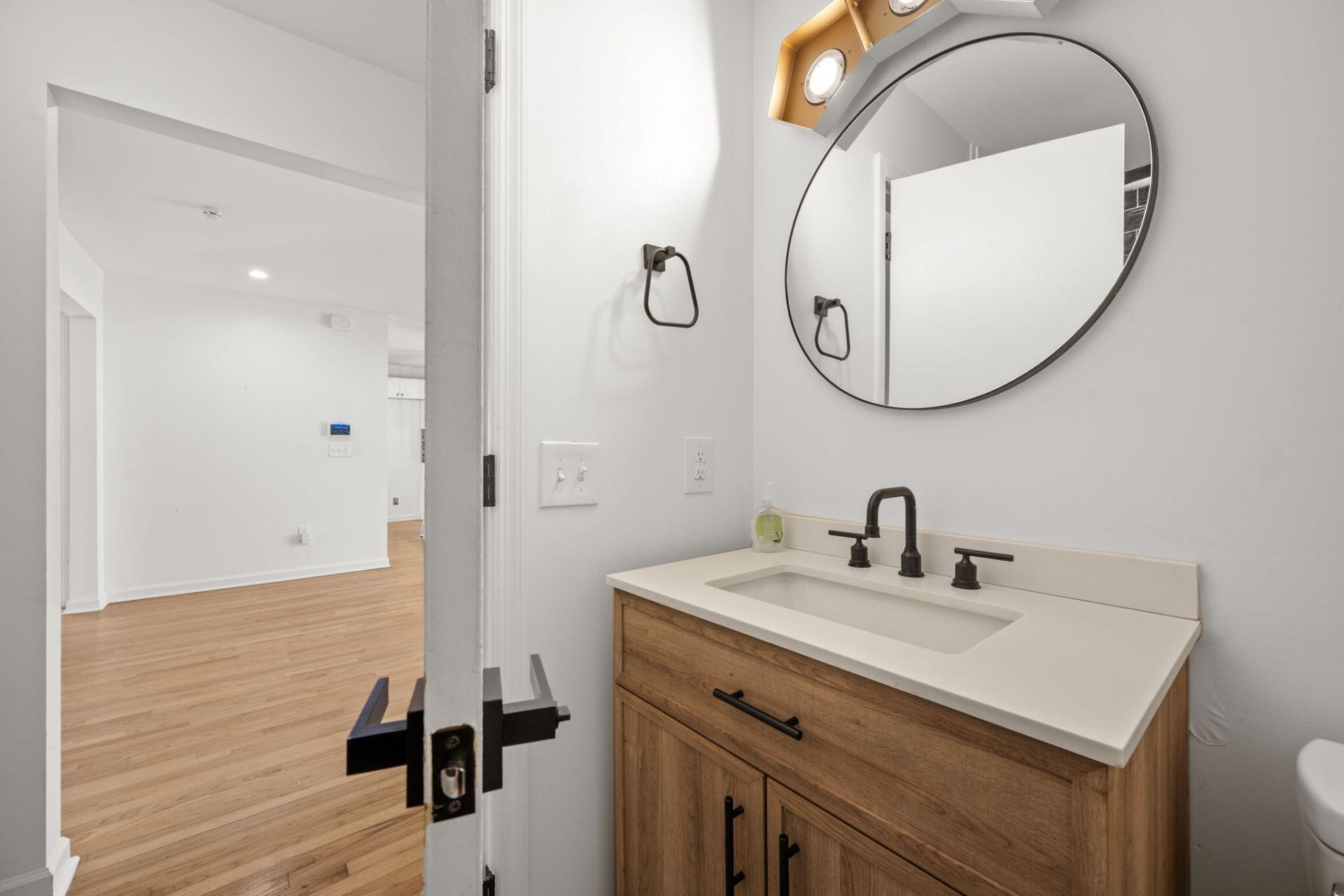 2 Ravenna Avenue Photo 42