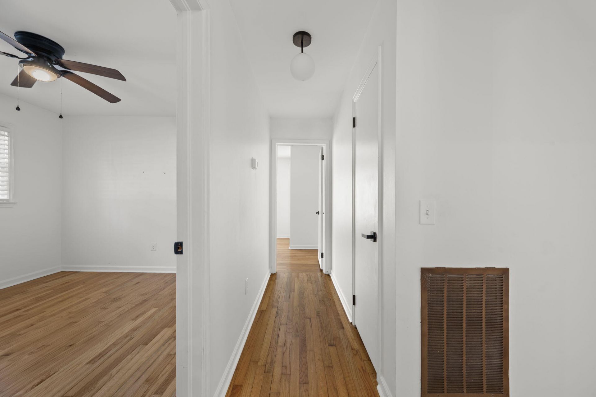 2 Ravenna Avenue Photo 44