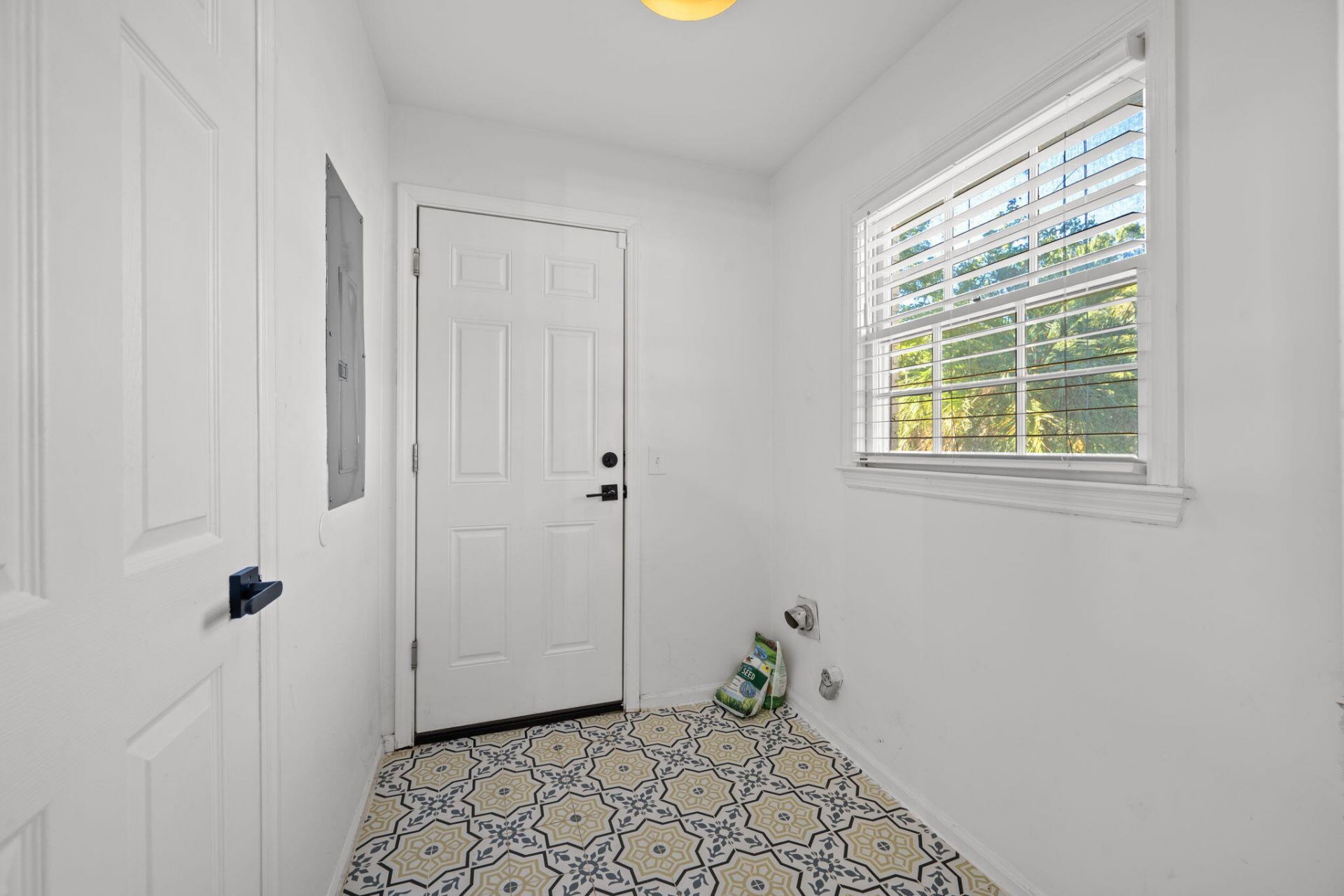 2 Ravenna Avenue Photo 45