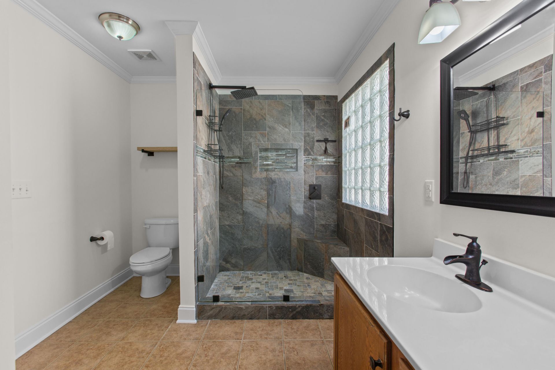 304 Equinox Circle Photo 11