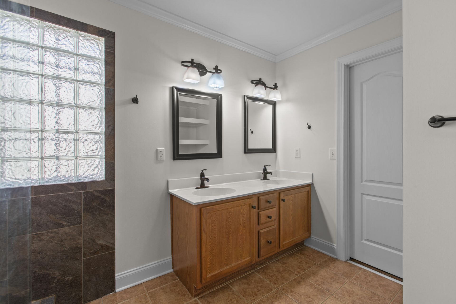 304 Equinox Circle Photo 12