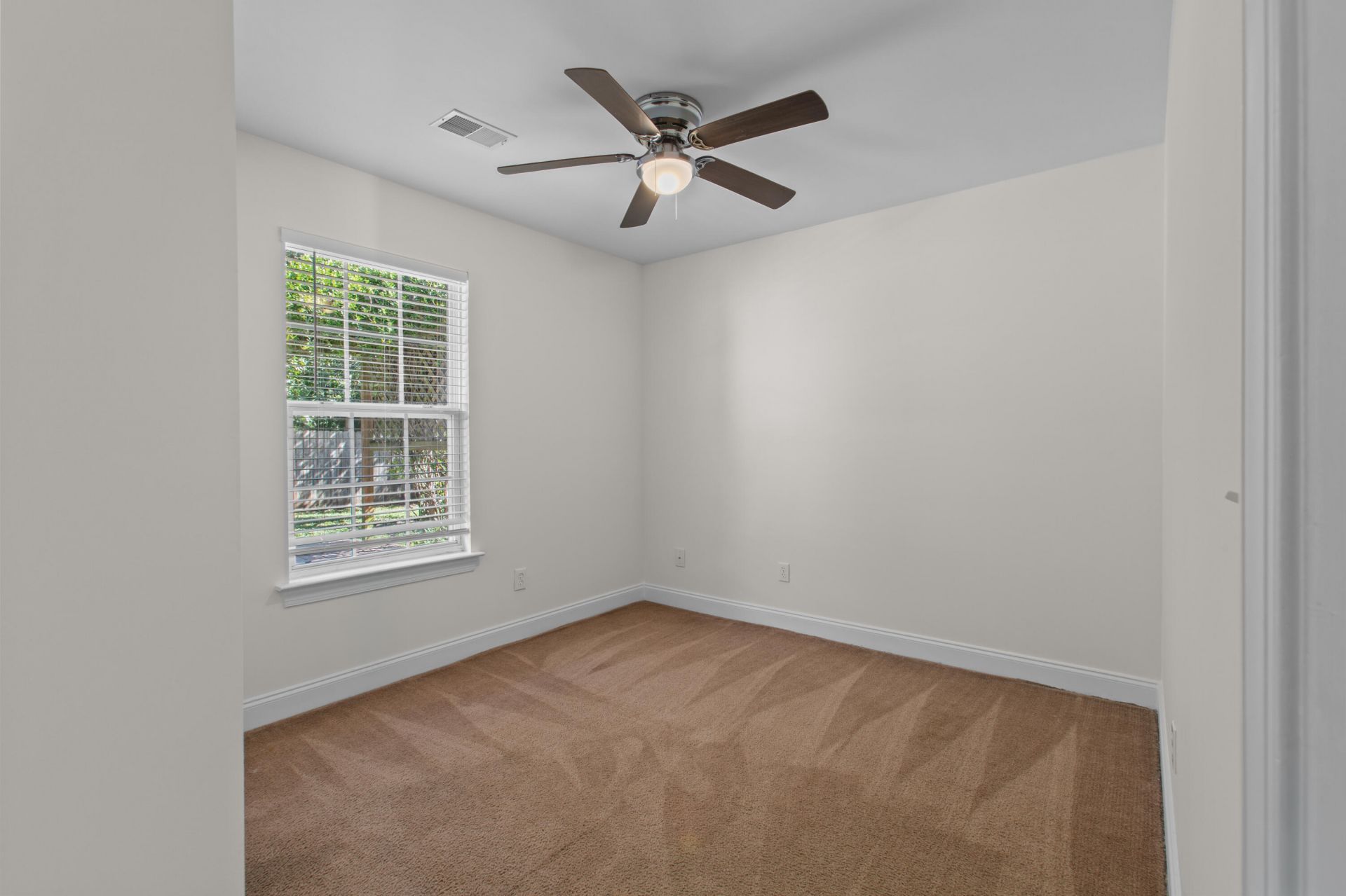 304 Equinox Circle Photo 14