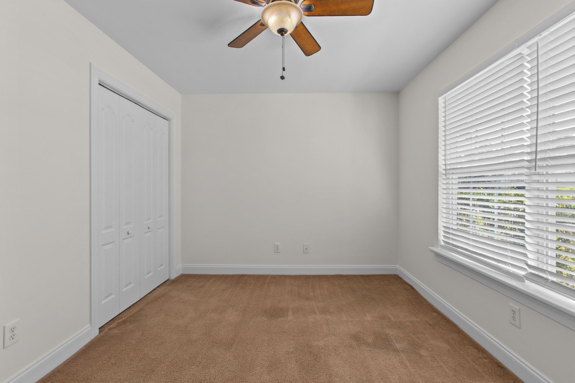 304 Equinox Circle Photo 16