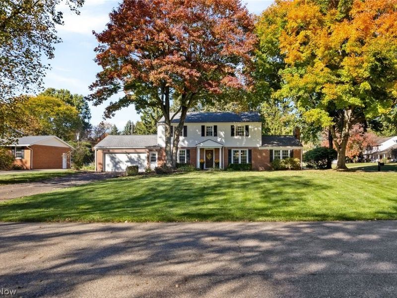 2115 Hunting Valley Street NW, North Canton, OH 44720 Photo 2