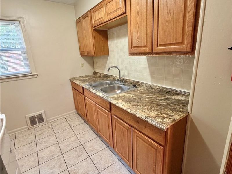 736 West Street , Niles, OH 44446 Photo 5