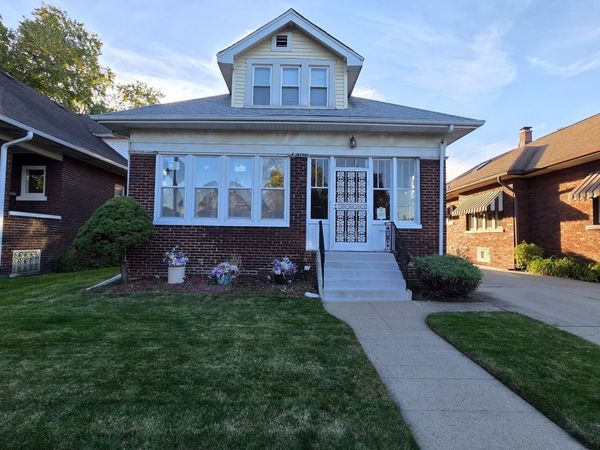 12622 Artesian Avenue , Blue Island, IL 60406