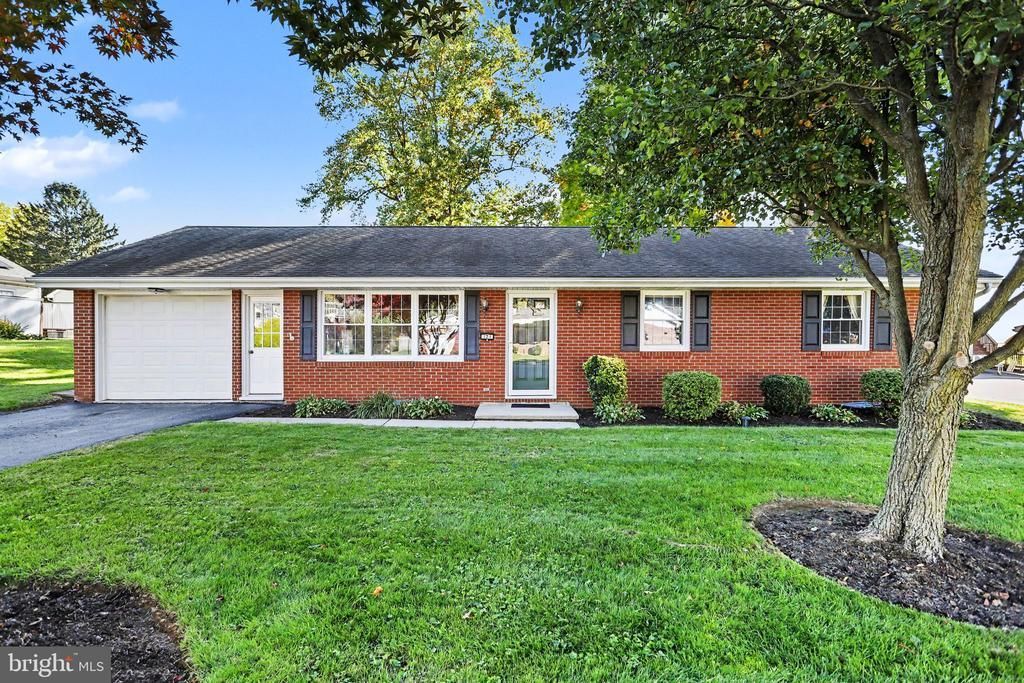 124 ELEANOR DRIVE , MARIETTA, PA 17547