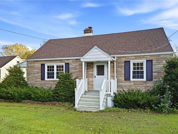 1656 Saunders Sett Road , Niagara Falls, NY 14304