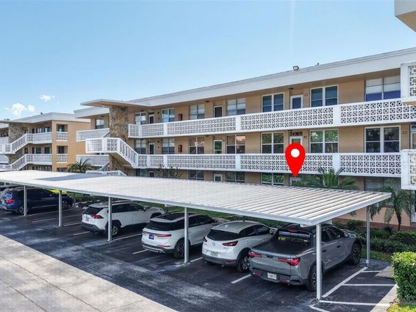 5095 BAY STREET NE, Unit 104, ST PETERSBURG, FL 33703