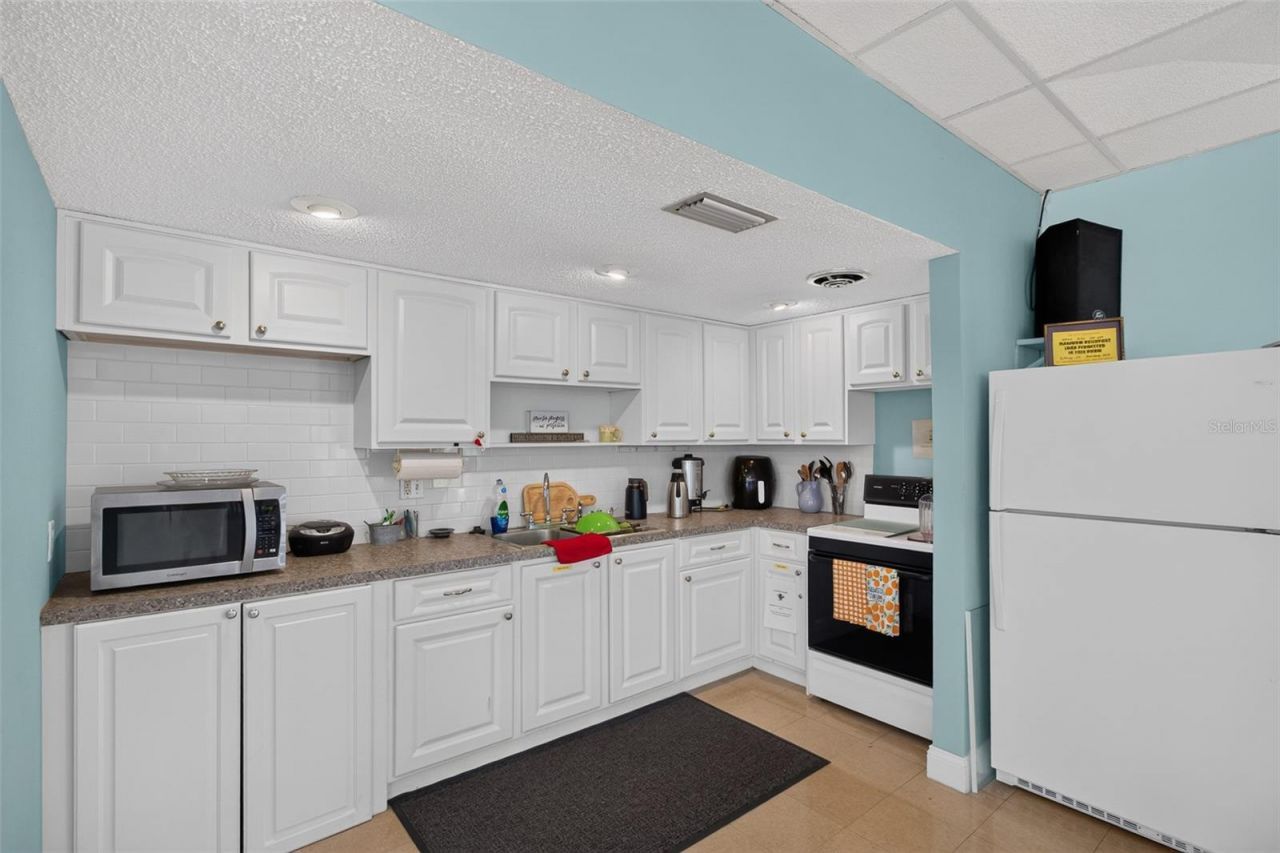 5095 Bay Street Ne, Unit 104, Saint Petersburg, FL 33703 Photo