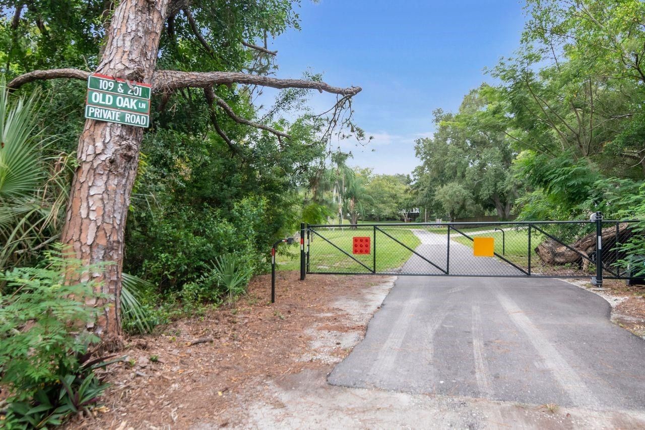 201 Old Oak Lane, Palm Harbor, FL 34683 Photo
