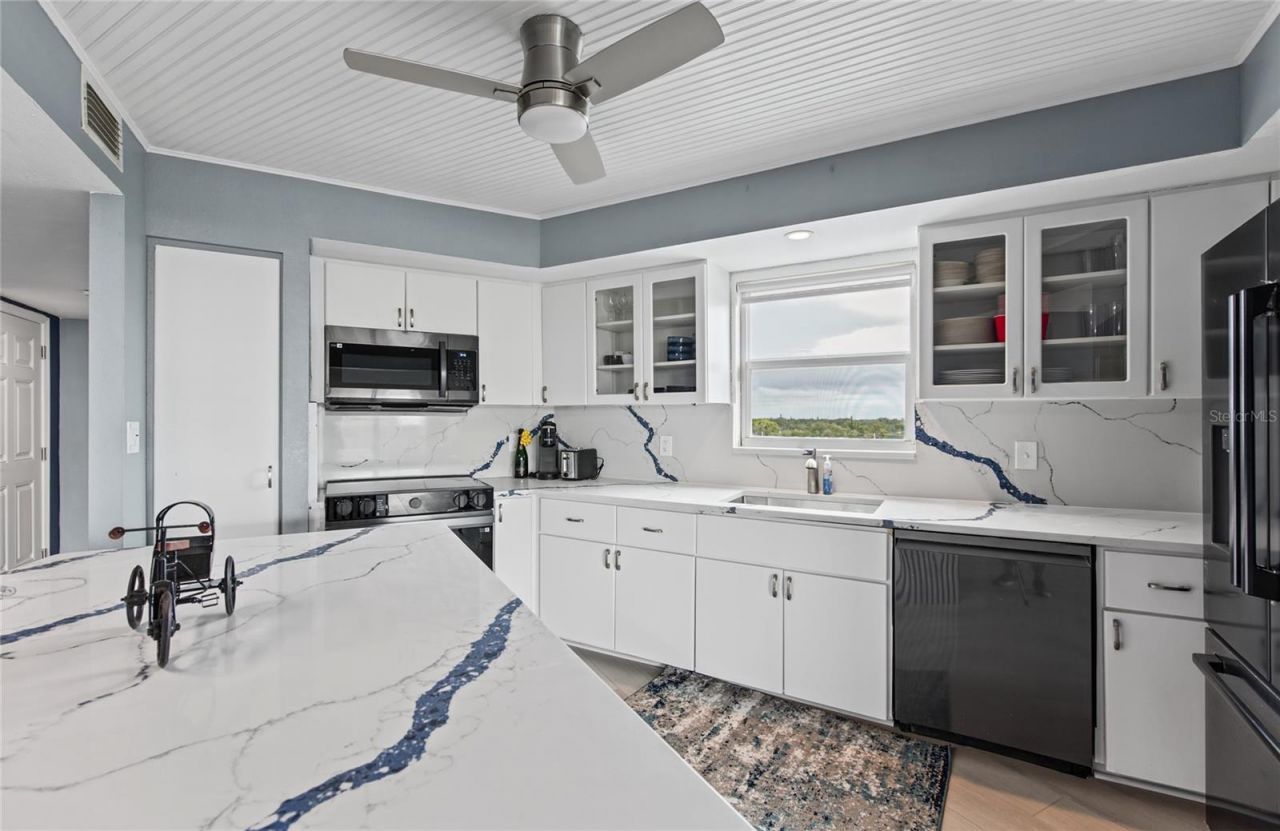 700 Beach Drive Ne, Unit 701, Saint Petersburg, FL 33701 Photo