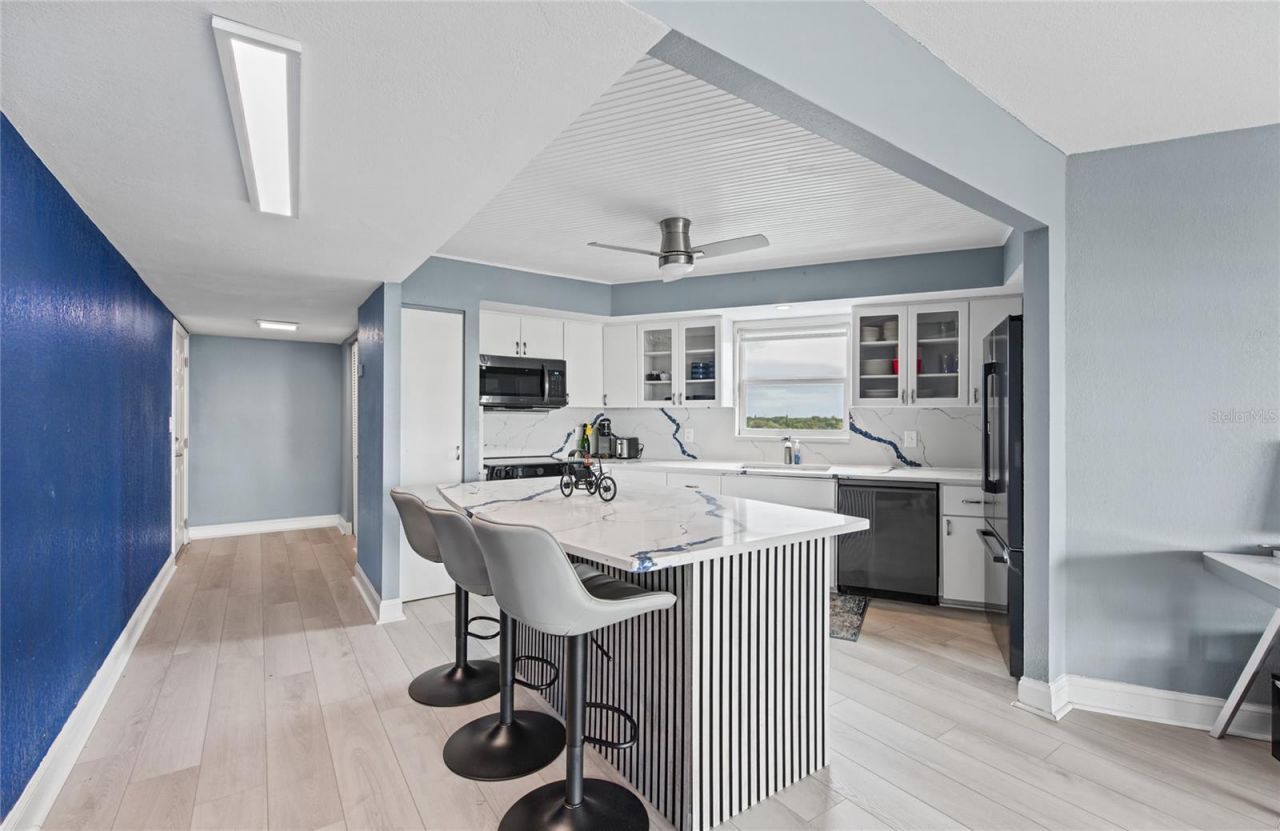 700 Beach Drive Ne, Unit 701, Saint Petersburg, FL 33701 Photo