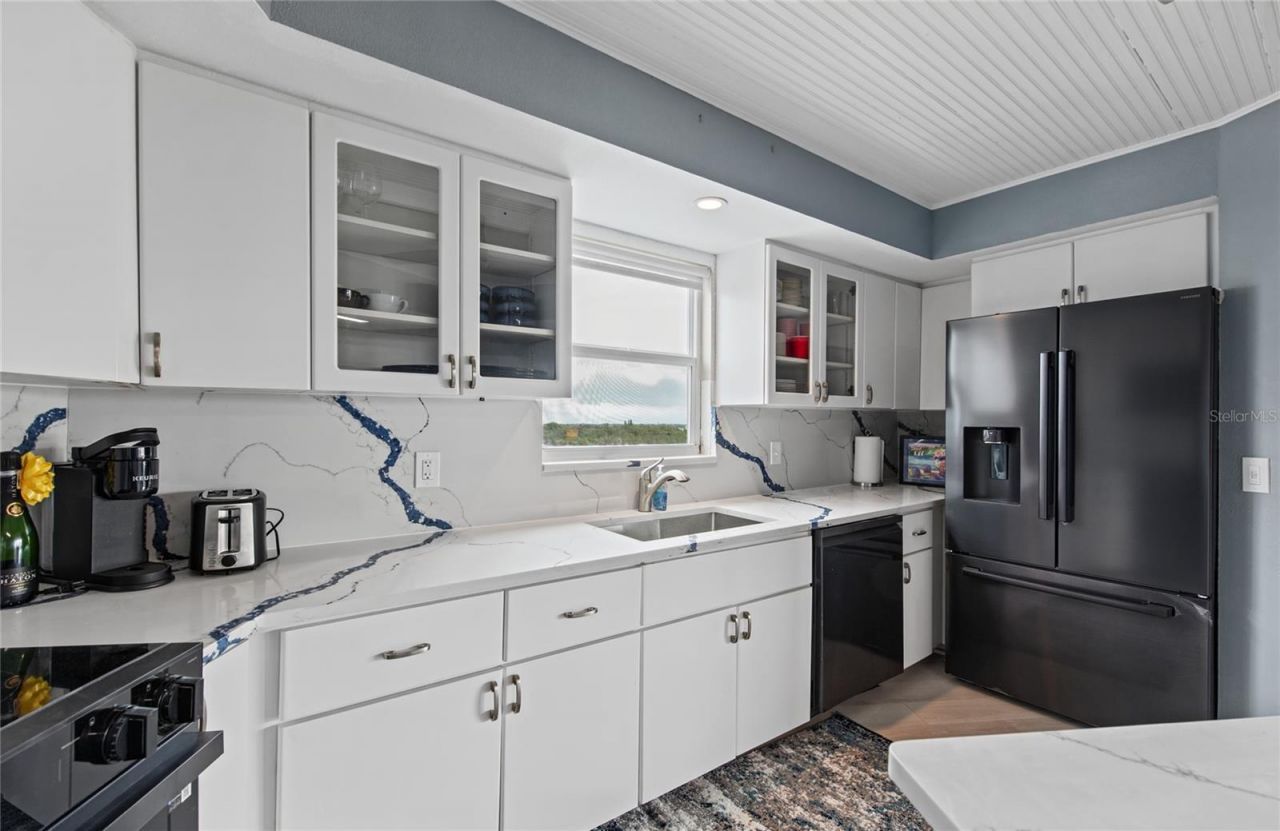 700 Beach Drive Ne, Unit 701, Saint Petersburg, FL 33701 Photo