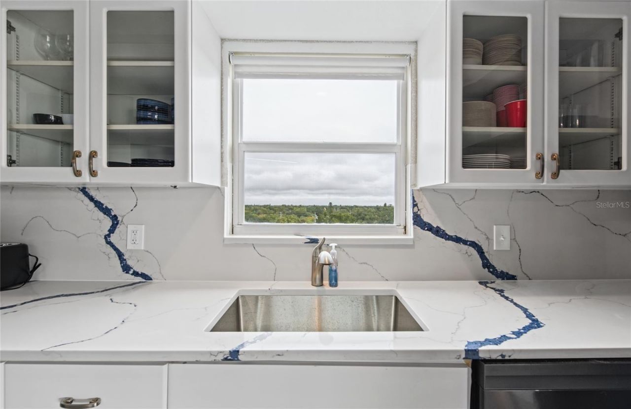 700 Beach Drive Ne, Unit 701, Saint Petersburg, FL 33701 Photo