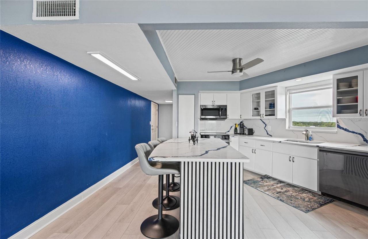 700 Beach Drive Ne, Unit 701, Saint Petersburg, FL 33701 Photo