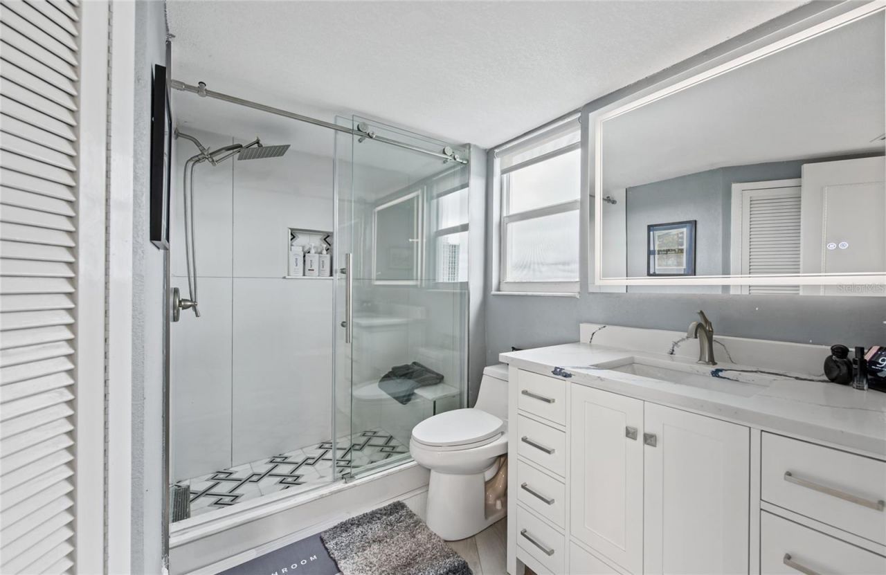 700 Beach Drive Ne, Unit 701, Saint Petersburg, FL 33701 Photo