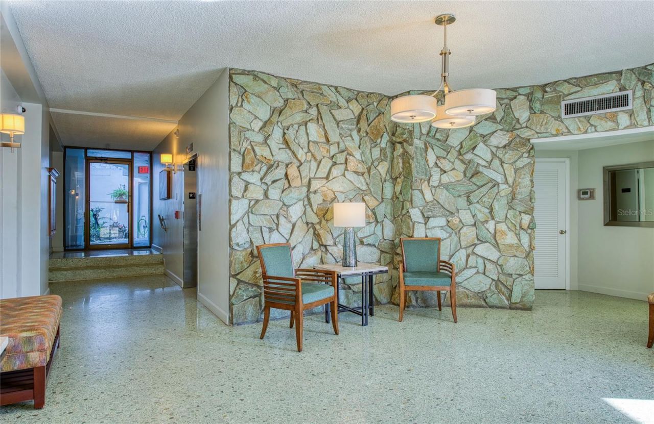 700 Beach Drive Ne, Unit 701, Saint Petersburg, FL 33701 Photo