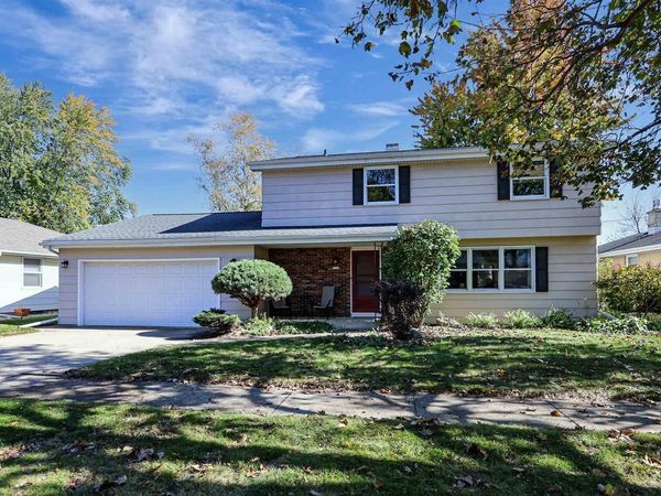 2524 HILLWOOD COURT, Appleton, WI 54911