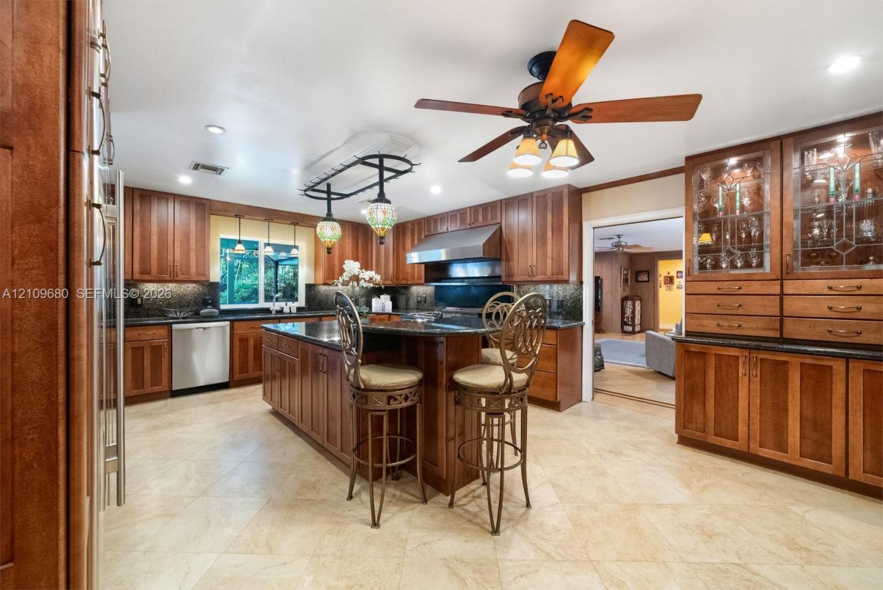 4100 Bay Point Rd , Miami, FL 33137 Photo