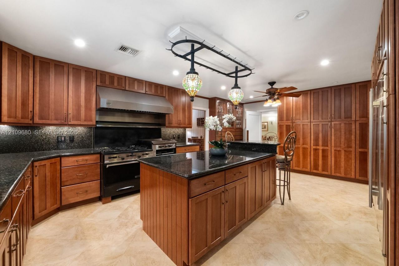 4100 Bay Point Rd , Miami, FL 33137 Photo
