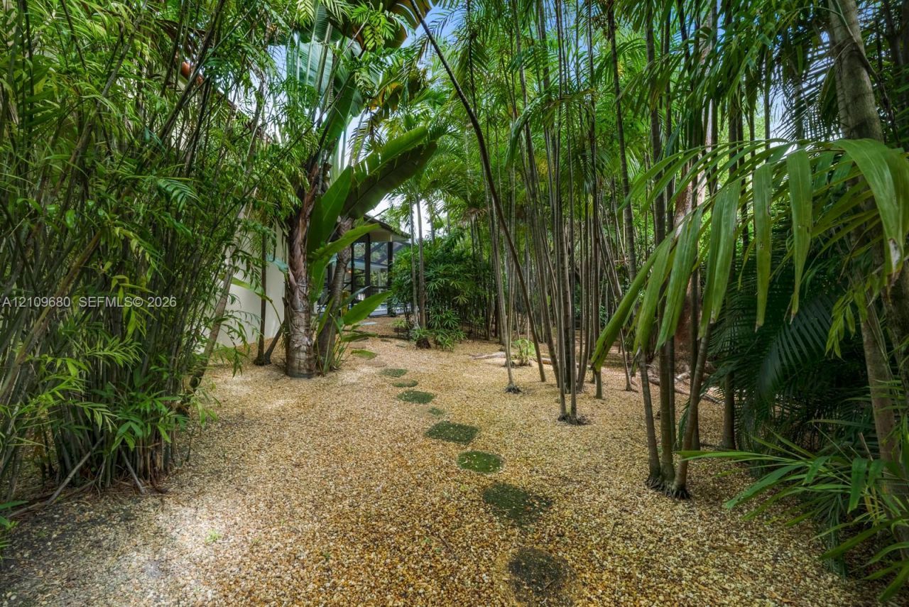4100 Bay Point Rd , Miami, FL 33137 Photo