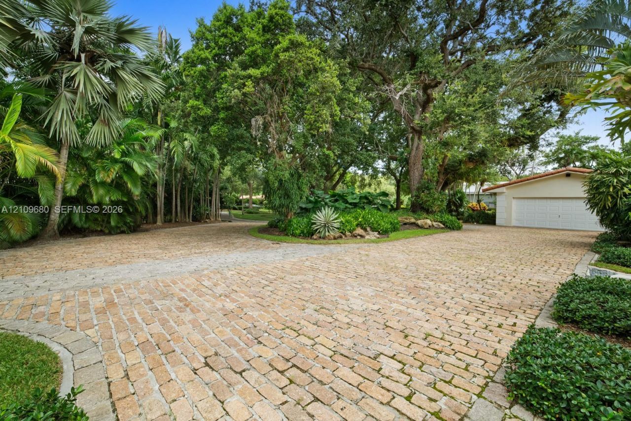 4100 Bay Point Rd , Miami, FL 33137 Photo