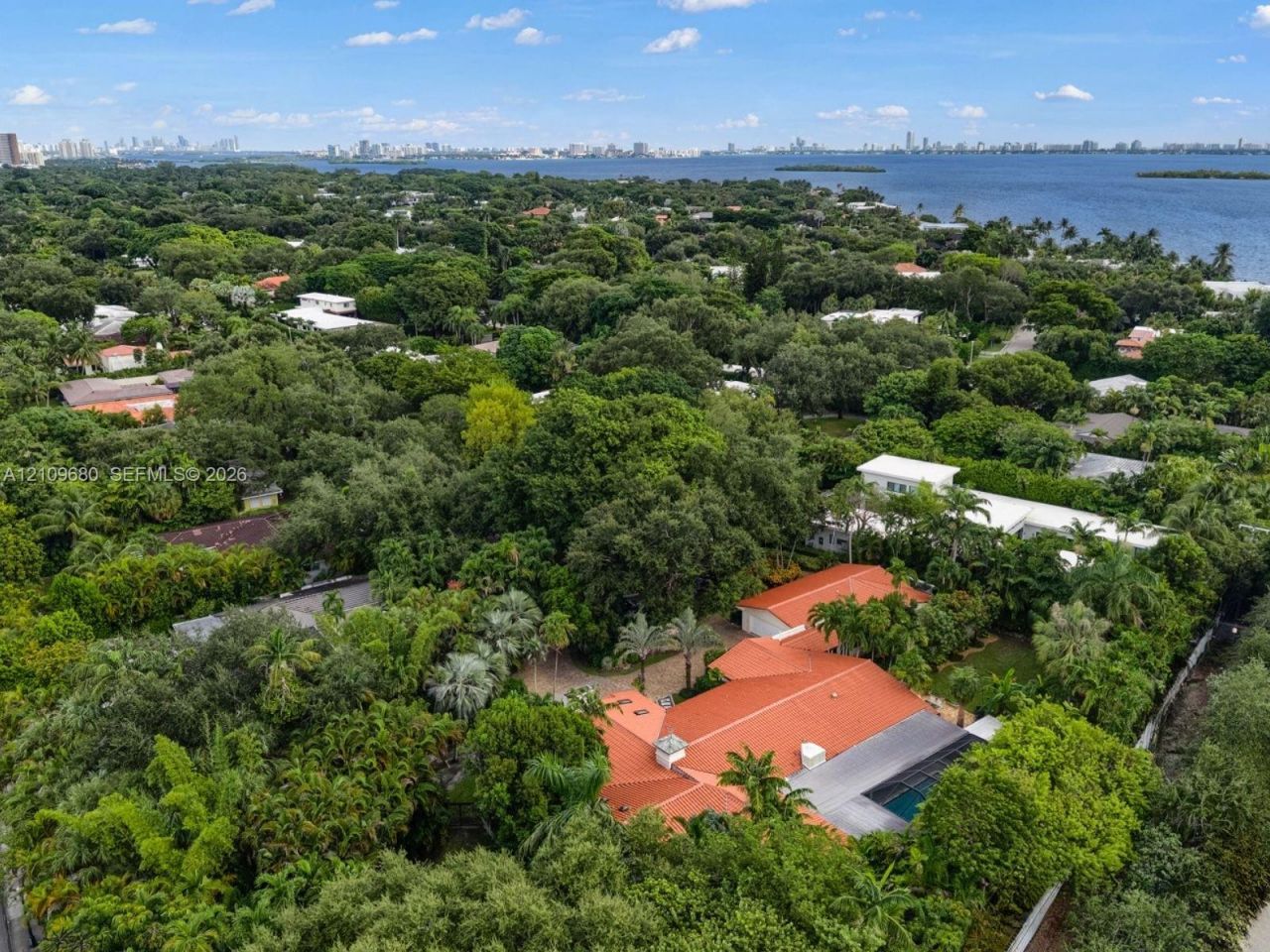 4100 Bay Point Rd , Miami, FL 33137 Photo