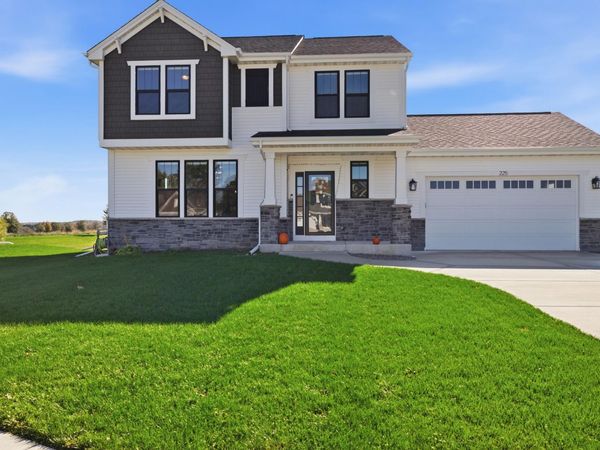 225 Windridge Ct, Slinger, WI 53086
