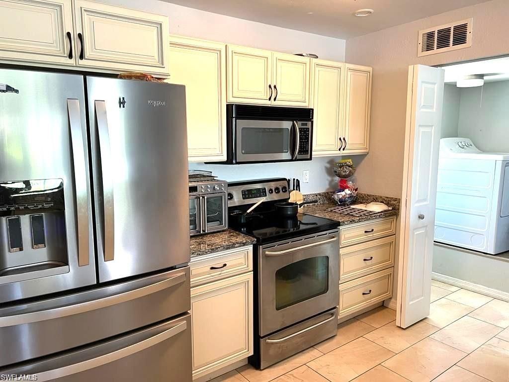 883 Coconut Cir E, Naples, FL 34104 Photo