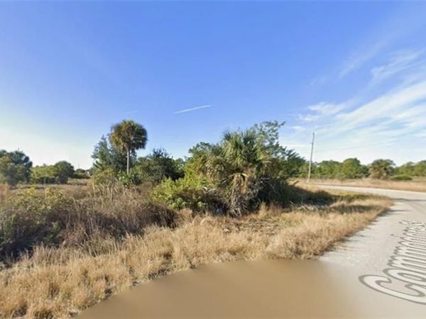 934 Commodore ST , LEHIGH ACRES, FL 33974